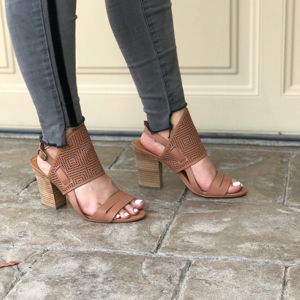 Perforated Buckled Peep Toe Block Heel Sandal - Picture 4 of 6